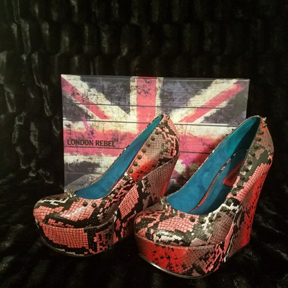 Platform wedge - Picture 1 of 3